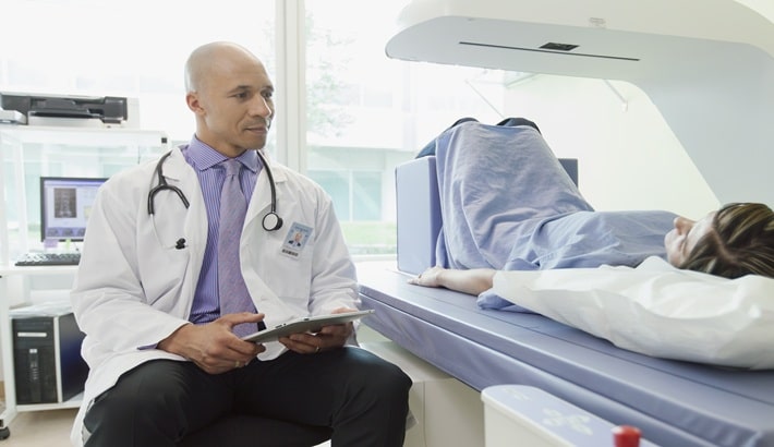 بهترین مرکز سنجش تراکم استخوان شیراز | سنجش تراکم استخوان سالمندان