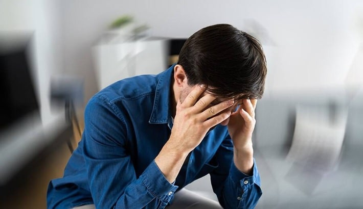 علت سرگیجه چیست | سرگیجه همراه با تهوع
